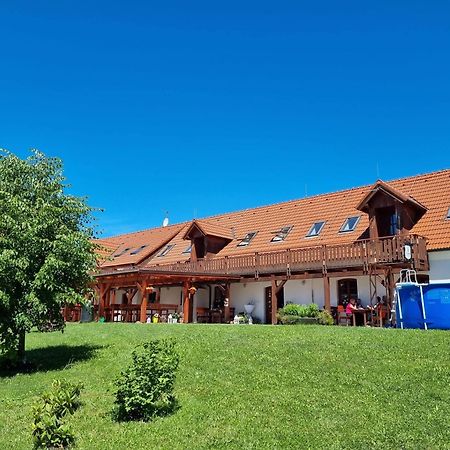 Penzion U Farmare Chotoviny Екстер'єр фото
