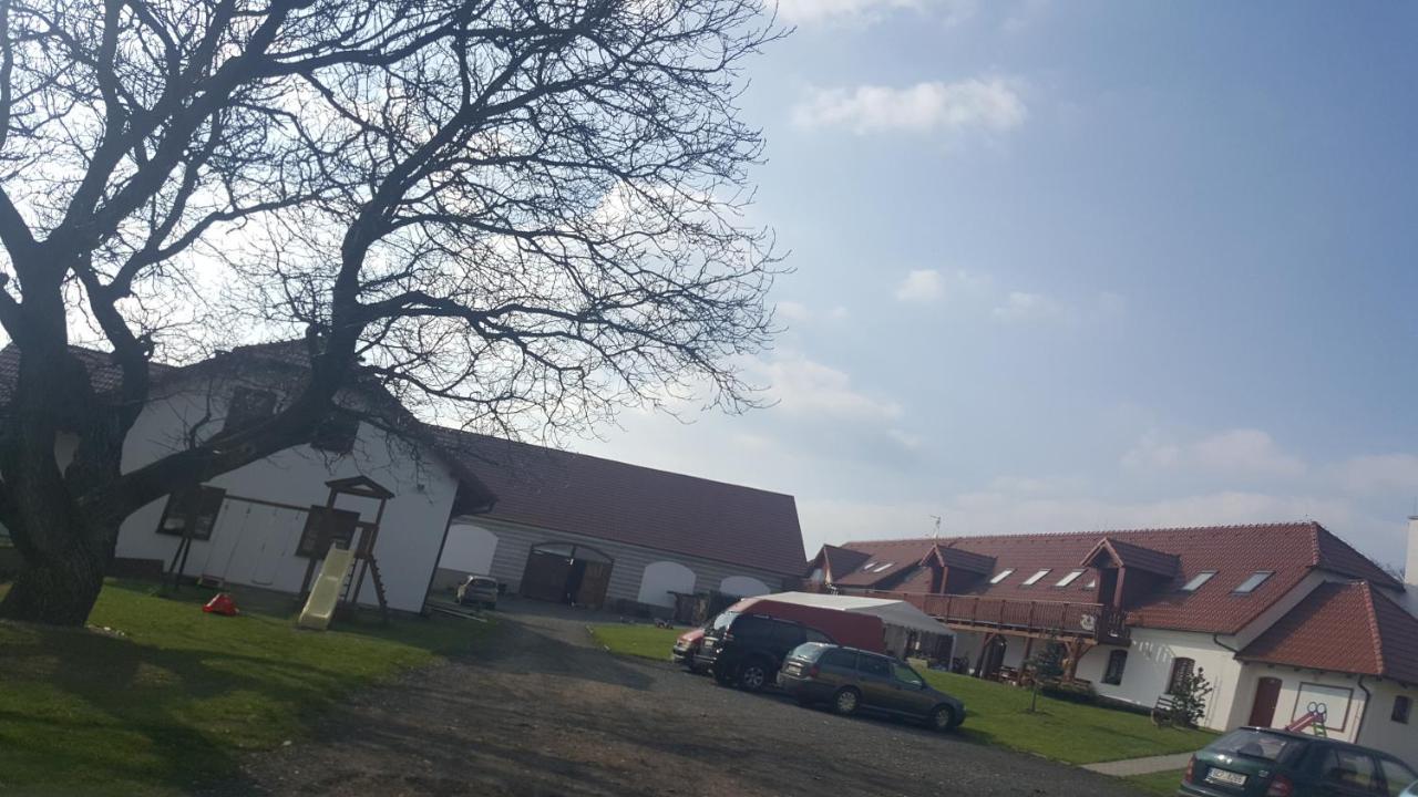 Penzion U Farmare Chotoviny Екстер'єр фото